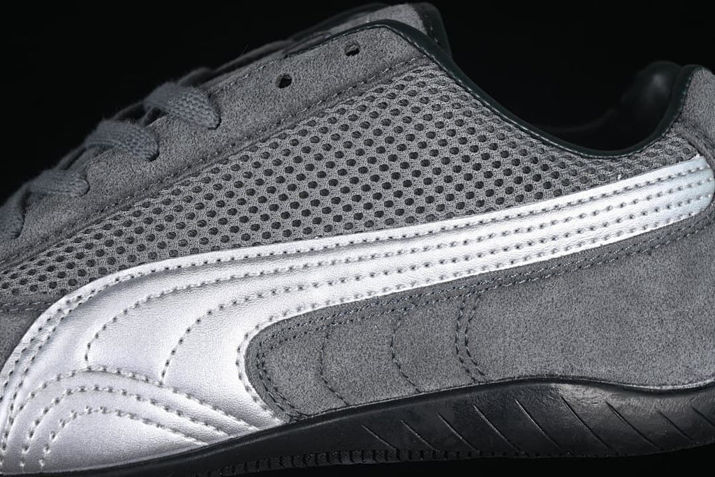 Close-up of mesh panels and silver side Formstrip