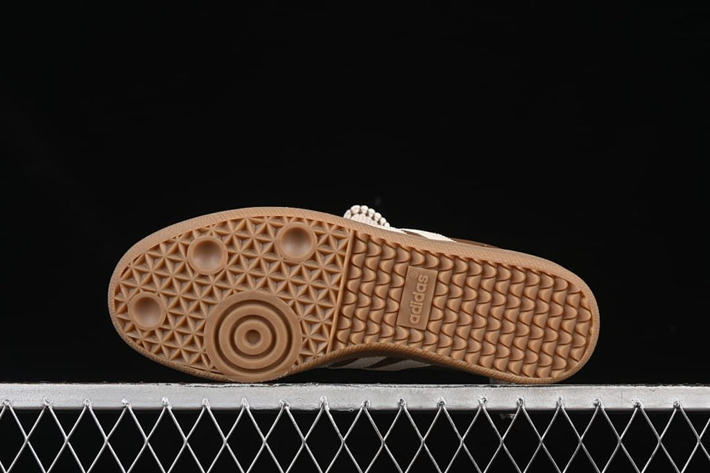 Underside showing the gum outsole tread