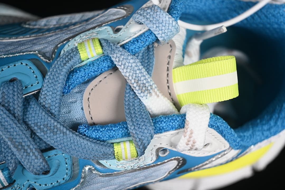 Close-up of the laces and yellow-green pull tab