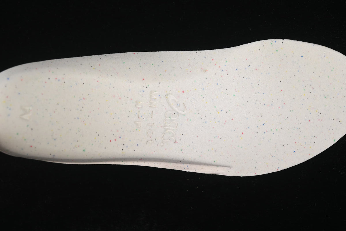 Speckled removable-looking insole shown separately.