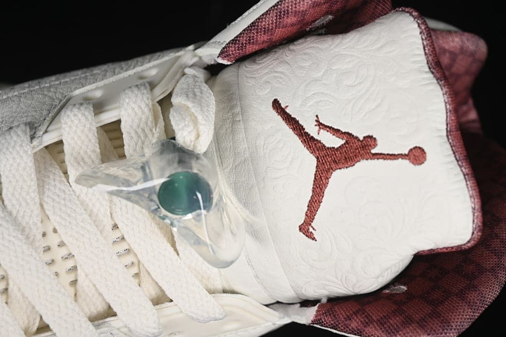 Close-up of the tongue, laces, and included lace toggle