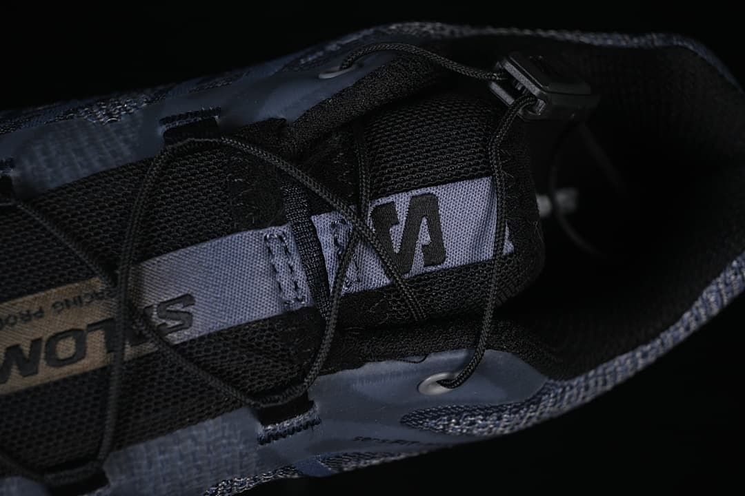 Close-up of the tongue and quick-lace system