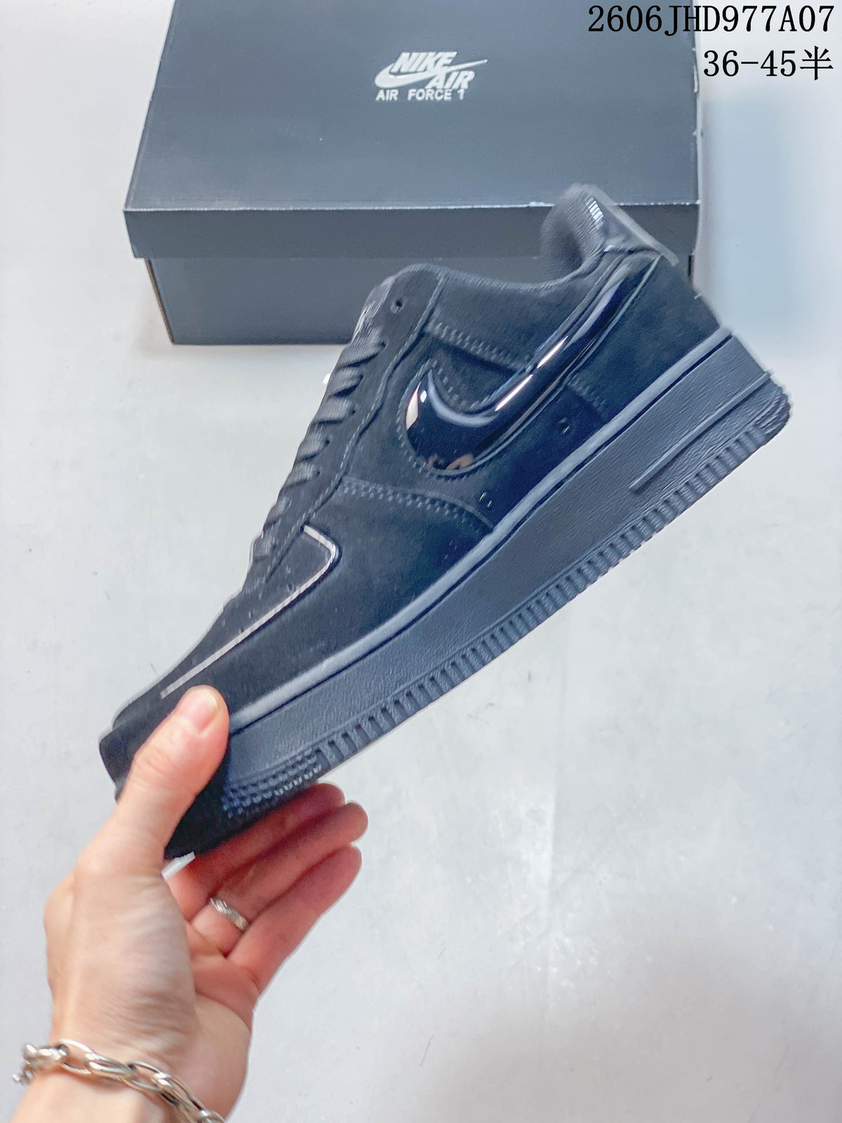 Side profile showing the glossy Swoosh detail and low-top shape; image overlay lists sizes 36–45.5.