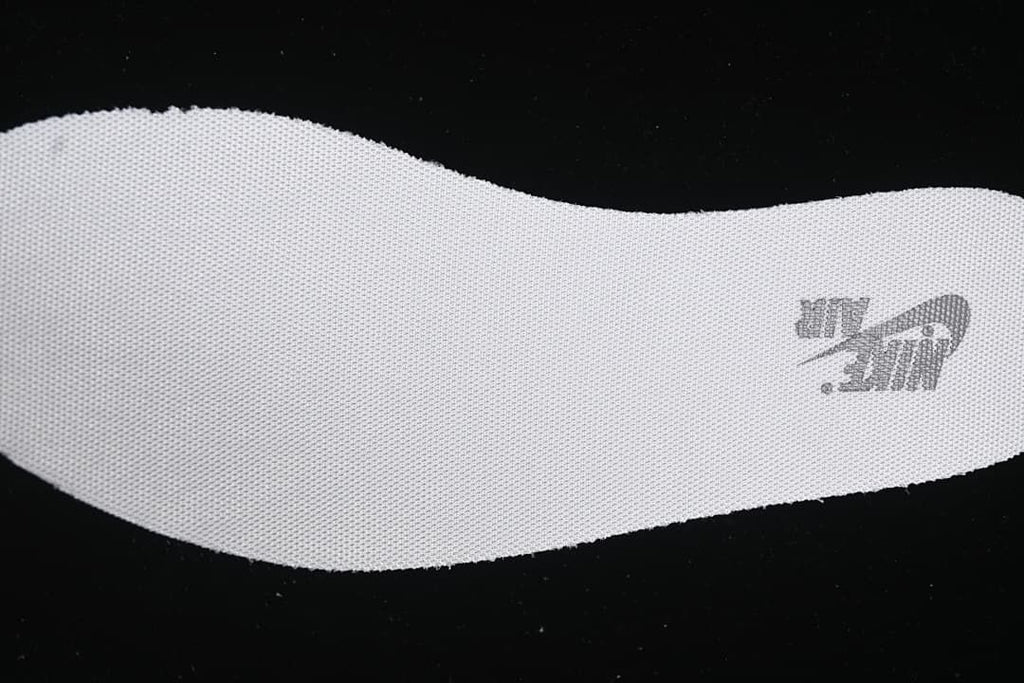 Close-up of the white insole with a Nike mark