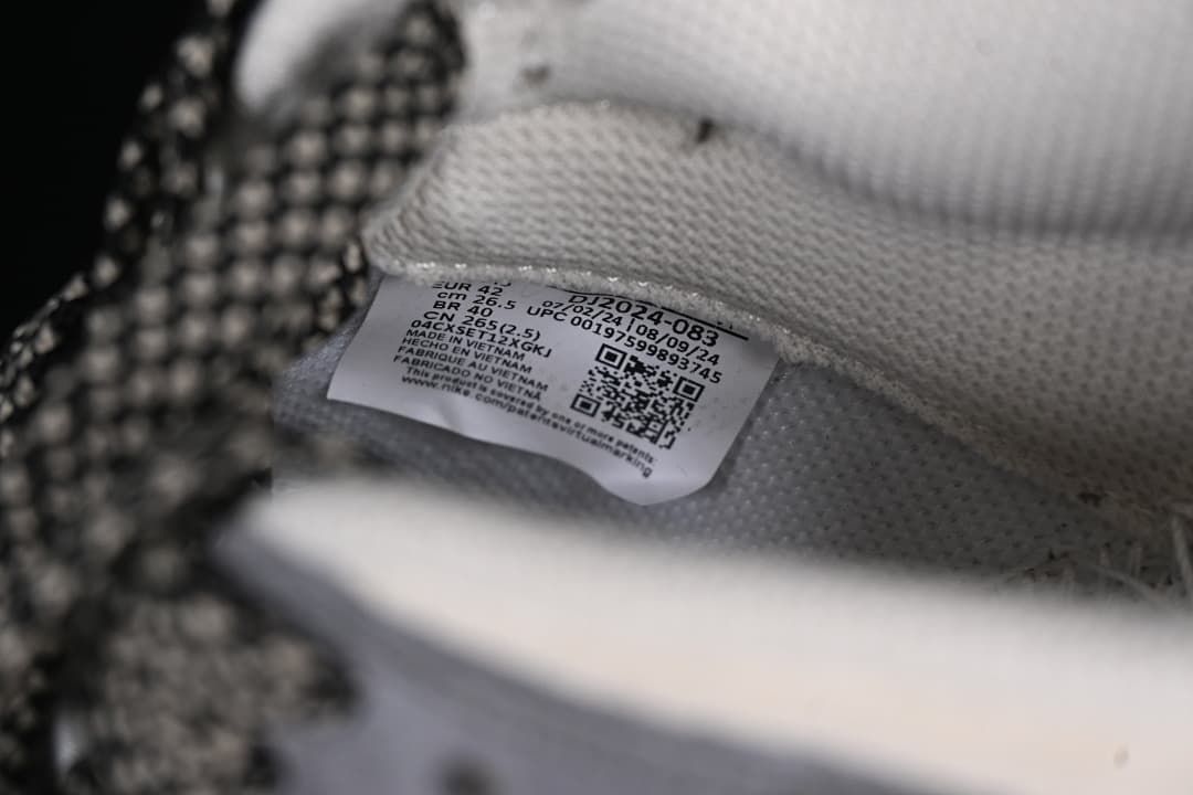 Close-up of the shoe's interior size label