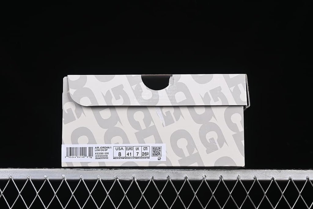 Shoebox label identifying Air Jordan 1 Low OG SP and showing EU 41