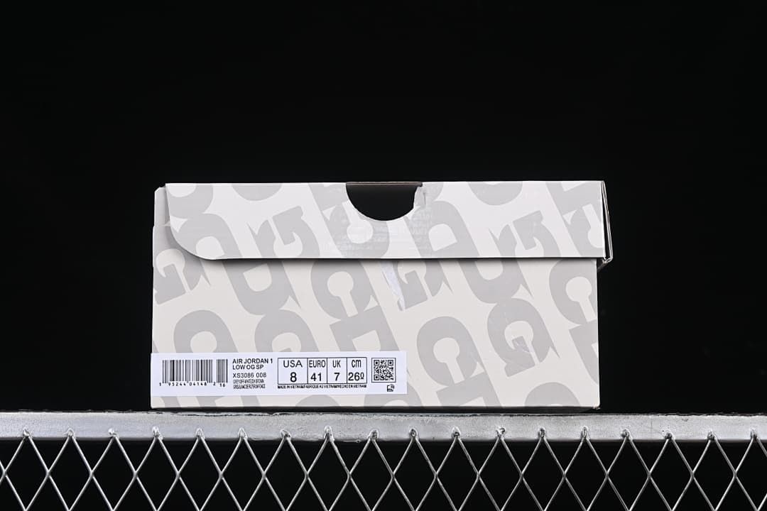 Shoebox label identifying Air Jordan 1 Low OG SP and showing EU 41
