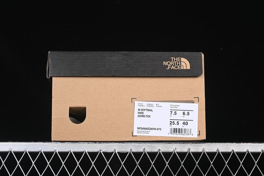 Shoe box label identifying the men's Offtrail Gore-Tex model in olive green