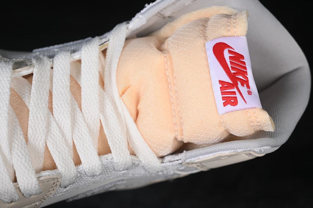 Close-up of the padded tongue and lace area
