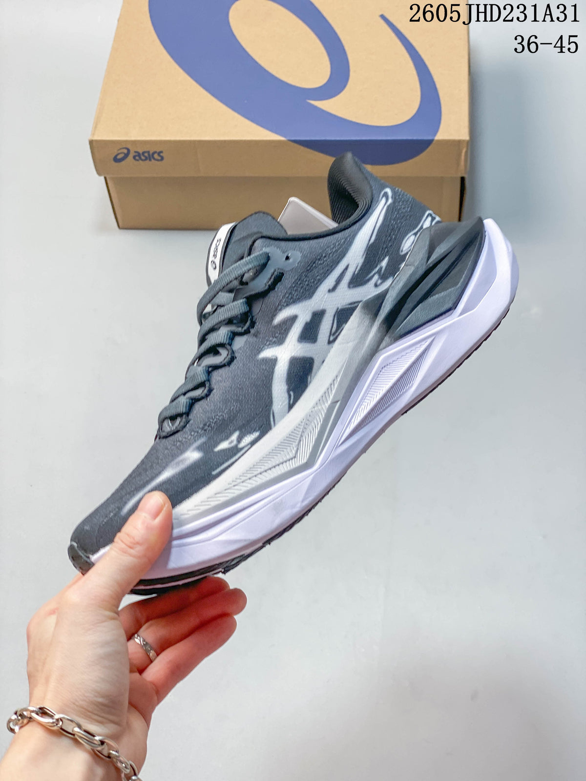 Side profile showing the gray patterned upper and sculpted white sole