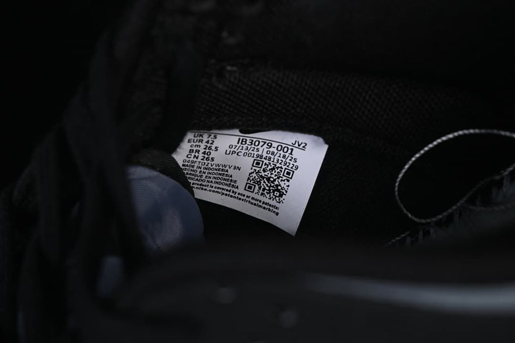 Interior size label showing EU 42 and style code IB3079-001