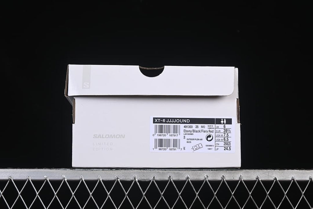 Shoebox label identifying XT-6 JJJJound and Ebony/Black/Fiery Red, with size EU 39⅓