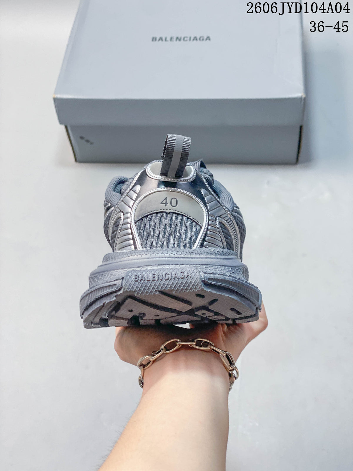 Rear view of the metallic gray sneaker with a size 40 marking; image overlay states sizes 36–45.