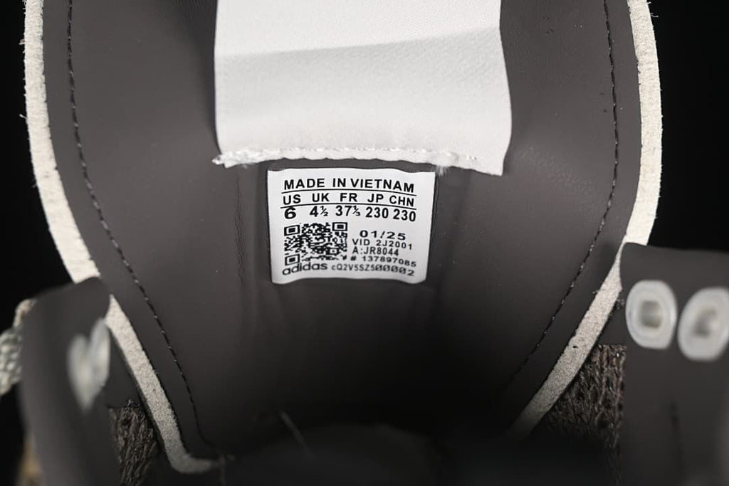 Interior size label showing the photographed sample size