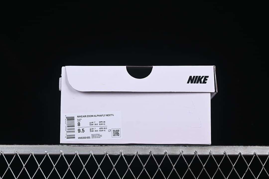 Nike shoe box showing product name, style code, and size label
