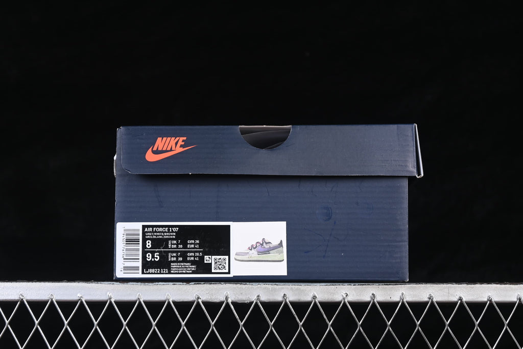 Shoebox label showing Air Force 1 '07, EU 41, and style code LJ8822 121