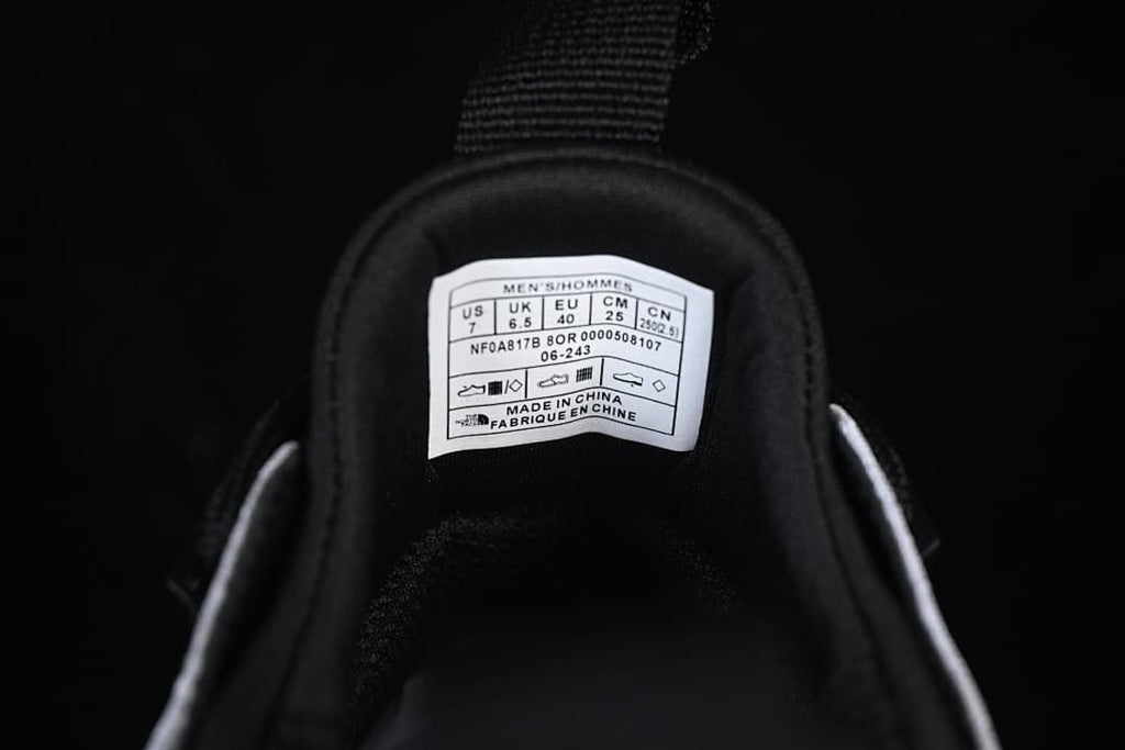 Tongue size label showing men's US 7 and EU 40.