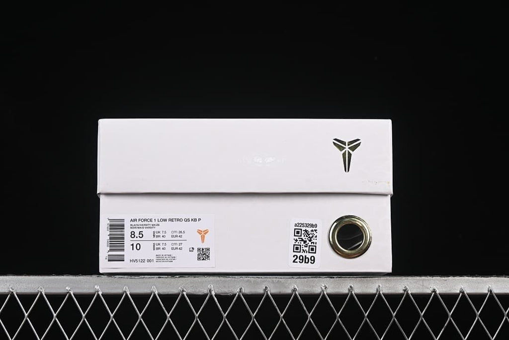 Shoebox label displaying Air Force 1 Low Retro QS and style code HV5122-001.