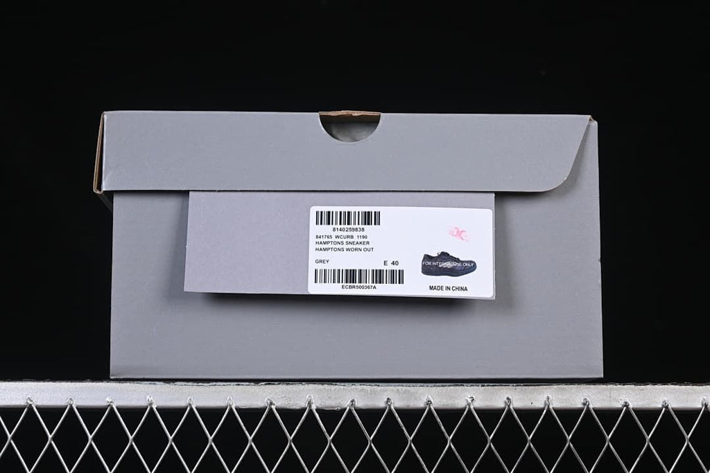 Shoe box label identifying grey Hamptons sneakers, style WCURB 1190, size EU 40