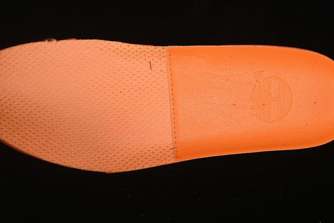 Close-up of the boot footbed