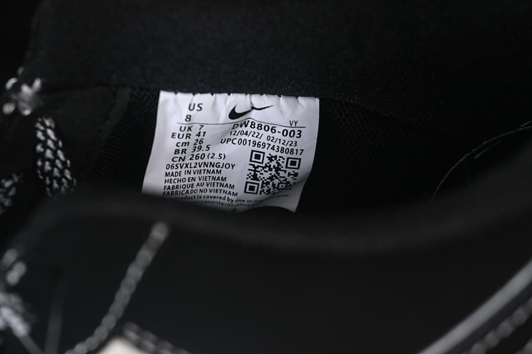 Shoe size label showing US 8, UK 7, EUR 41, and CM 26.