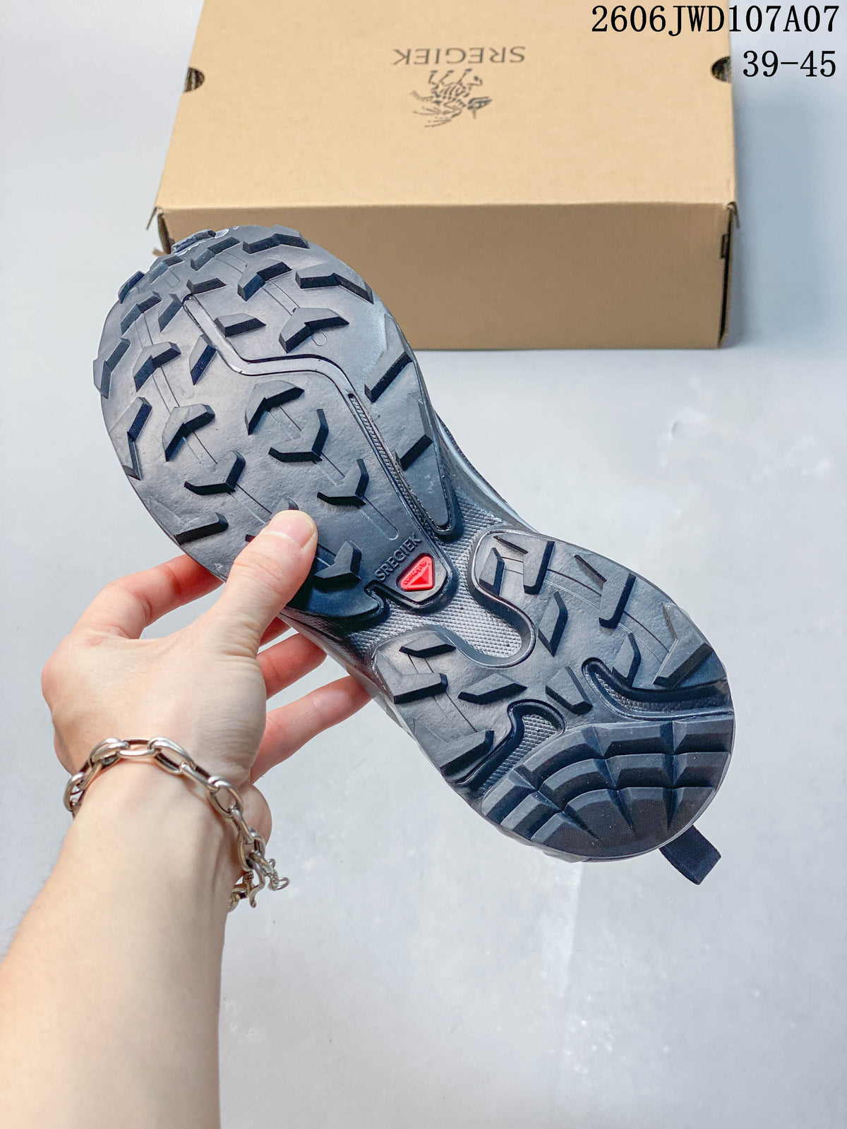 Close-up of the lugged outsole on a Sregiek hiking shoe