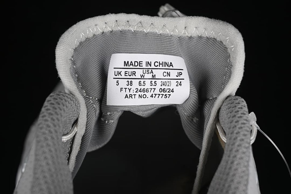 Tongue size label showing UK 5, EU 38, US women 6.5, US men 5.5, CN 240(2), and JP 24.