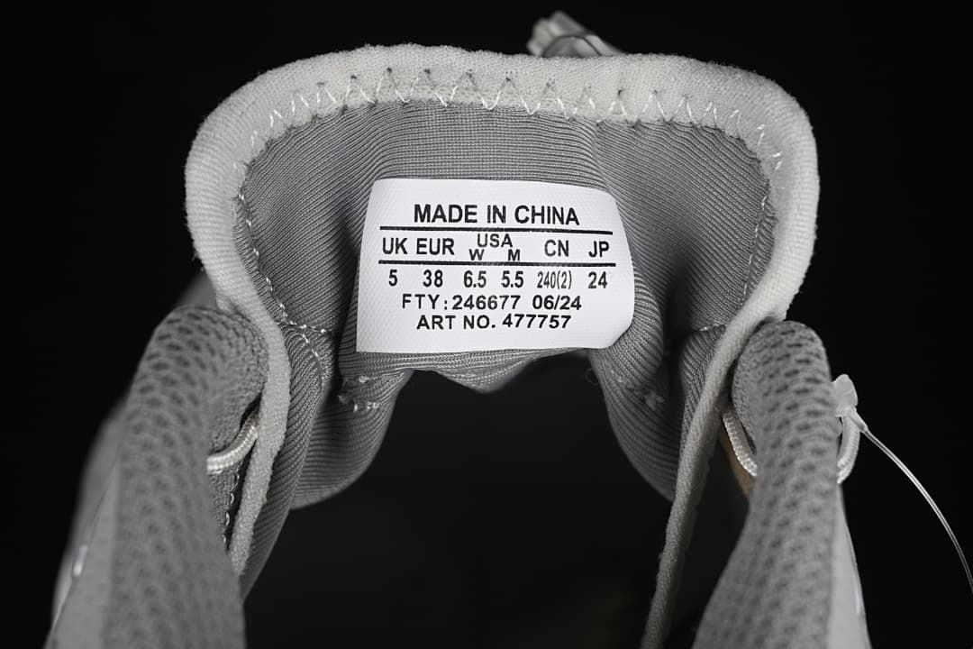 Tongue size label showing UK 5, EU 38, US women 6.5, US men 5.5, CN 240(2), and JP 24.