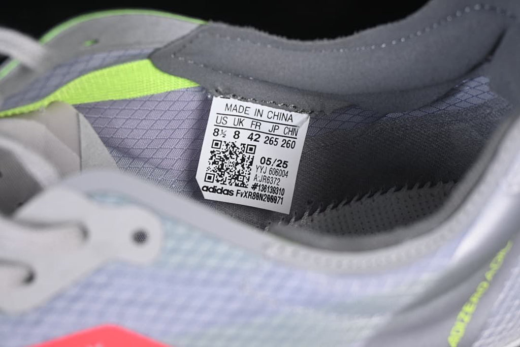 Close-up of the inner label showing sample size markings and style code JR6372
