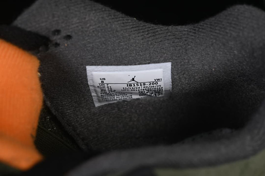 Inside shoe size label showing EU 41 and style code IB1519-200