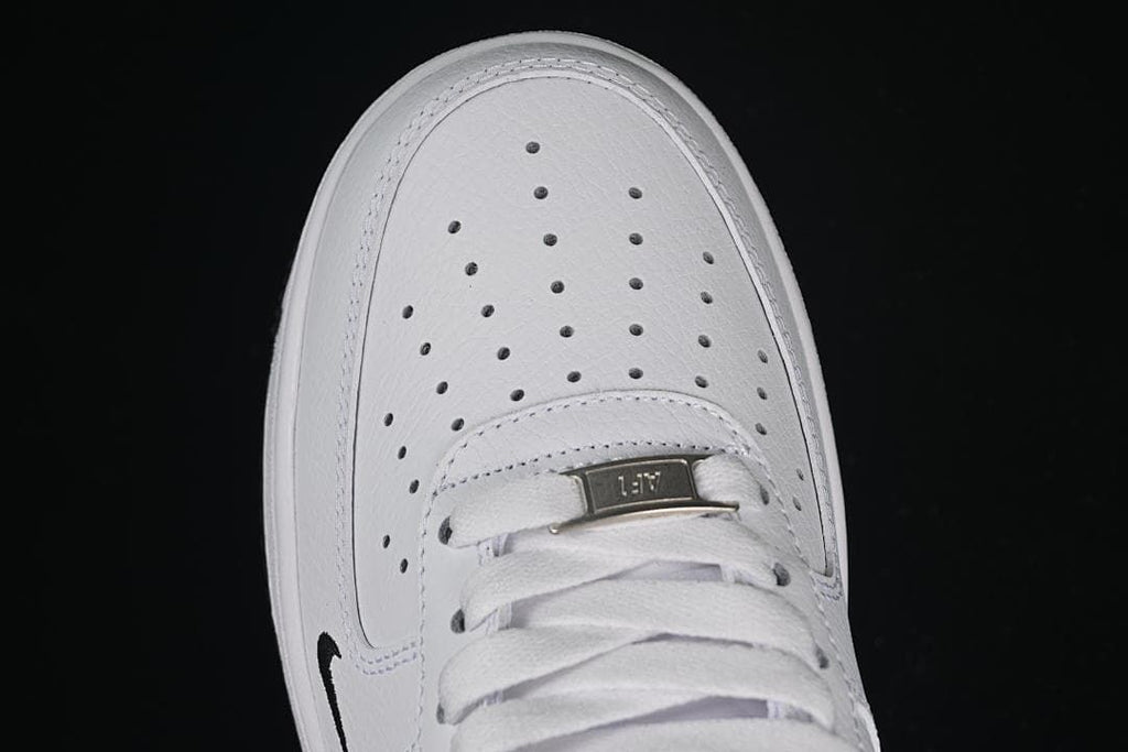 Top view of the perforated toe box and lace dubrae