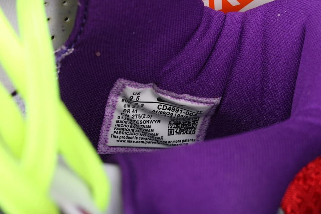 Interior size label showing US 9.5 and style code CD4991-004