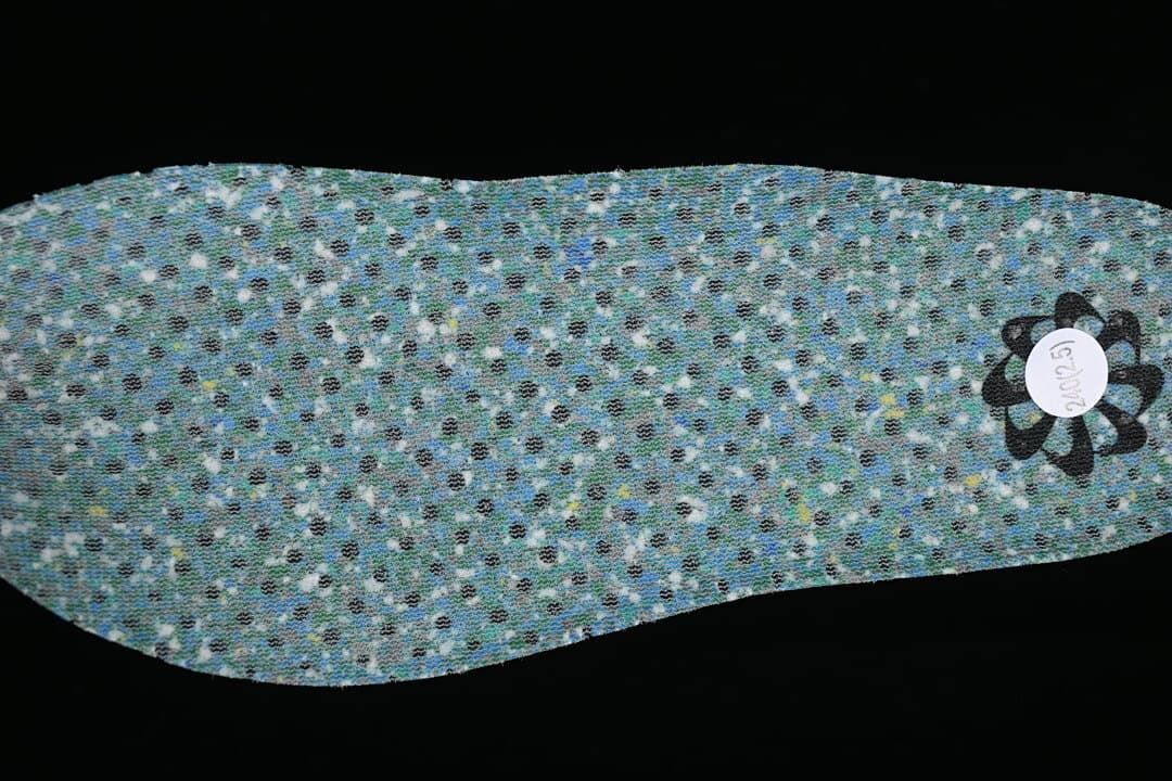 Reverse view of the patterned insole.