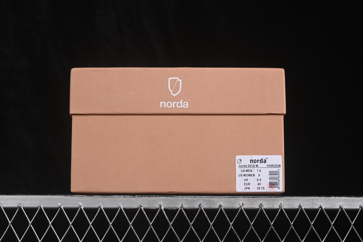 norda sneaker box with a label identifying the 001A M model, Horizon colorway, and EU 40 sample size.