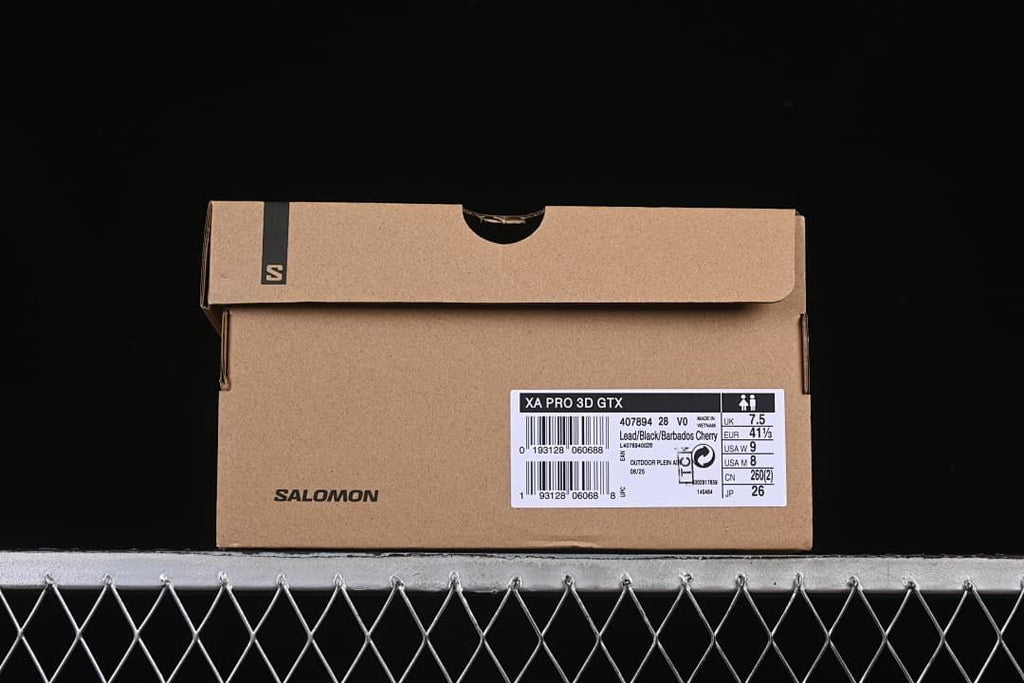 Shoebox label identifying XA PRO 3D GTX and color details