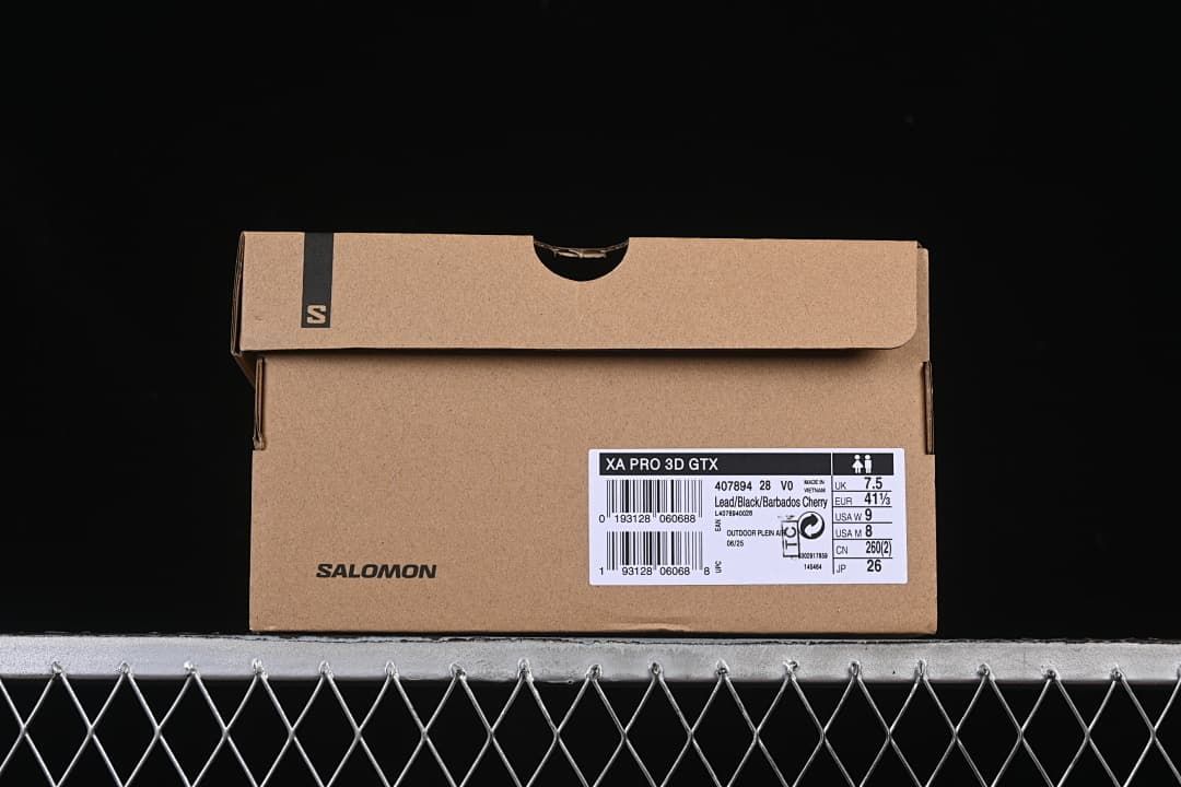 Shoebox label identifying XA PRO 3D GTX and color details