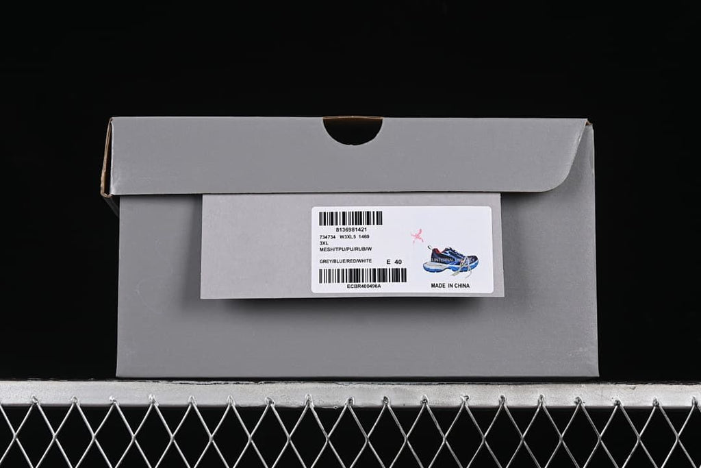 Shoebox label displaying a product description, color text and size E 40