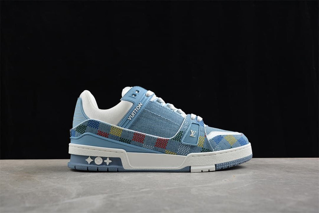 Side view highlighting the patterned trim and white midsole.