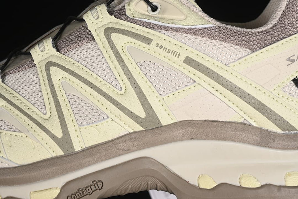 Close-up of the side support overlays and shoe upper