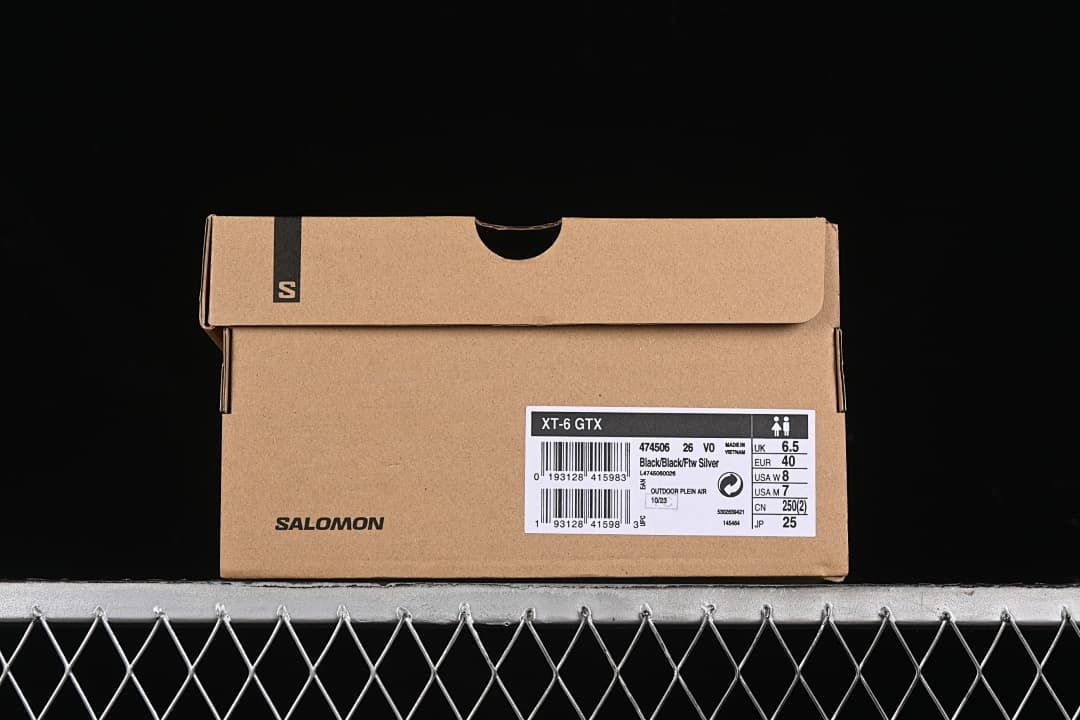 Salomon shoe box label identifying the XT-6 GTX in Black/Black/FW Silver and showing sample size EU 40.
