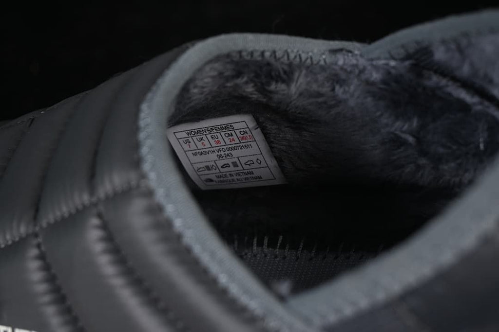 Interior size label photographed inside the mule