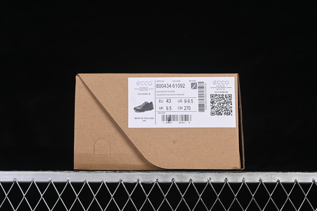 Shoe box label displaying ECCO BIOM, article 800434 61092, and EU 43
