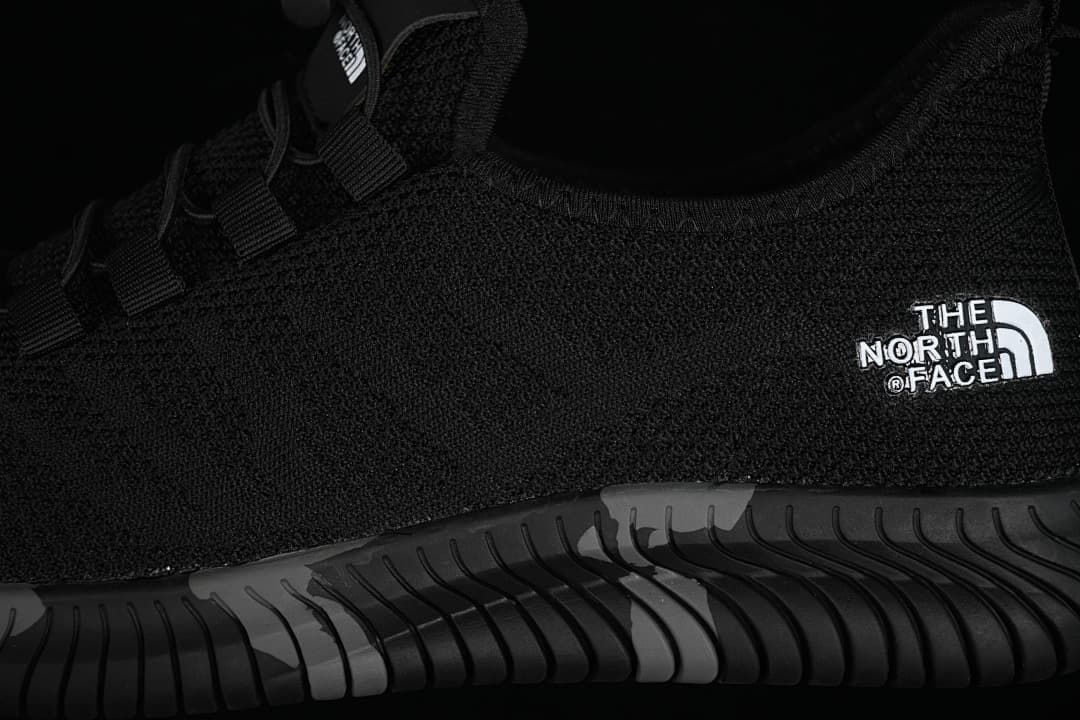 Close-up of the knit-look upper, logo and sculpted sole