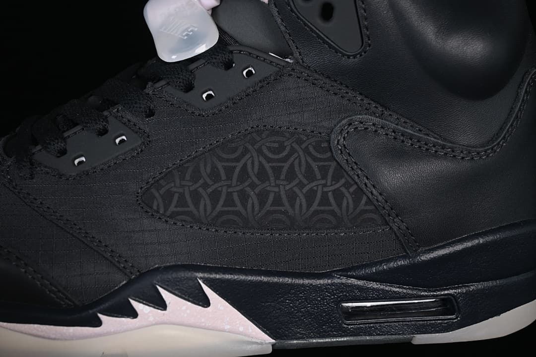 Close-up of the patterned side panel and midsole details