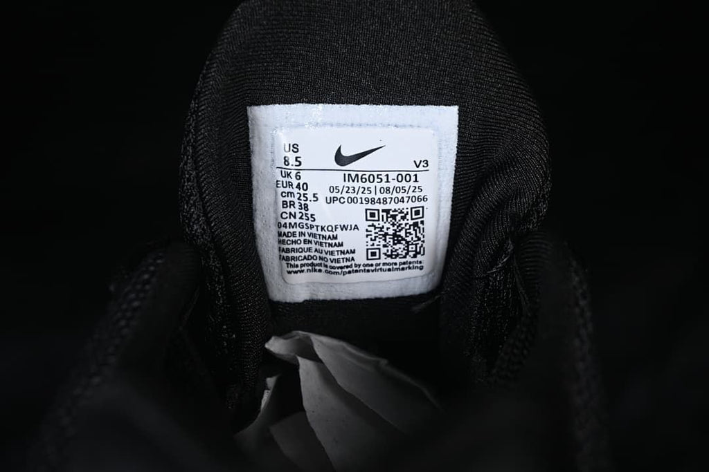 Shoe tongue label showing style code IM6051-001 and sample size EU 40.