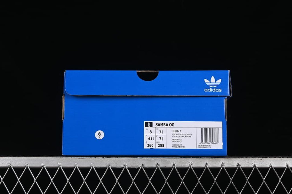 Blue adidas box label identifying Samba OG and IE0877; sample size label shows US 8 and EU 41⅓