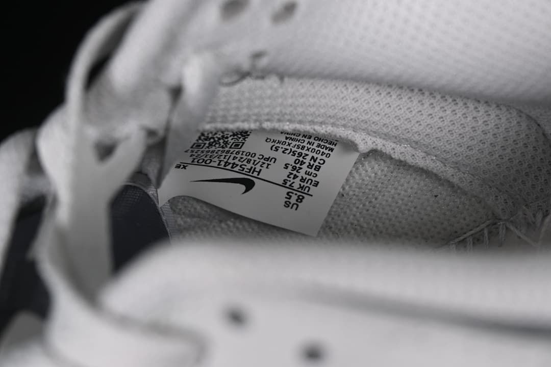Interior size label showing the photographed sample size