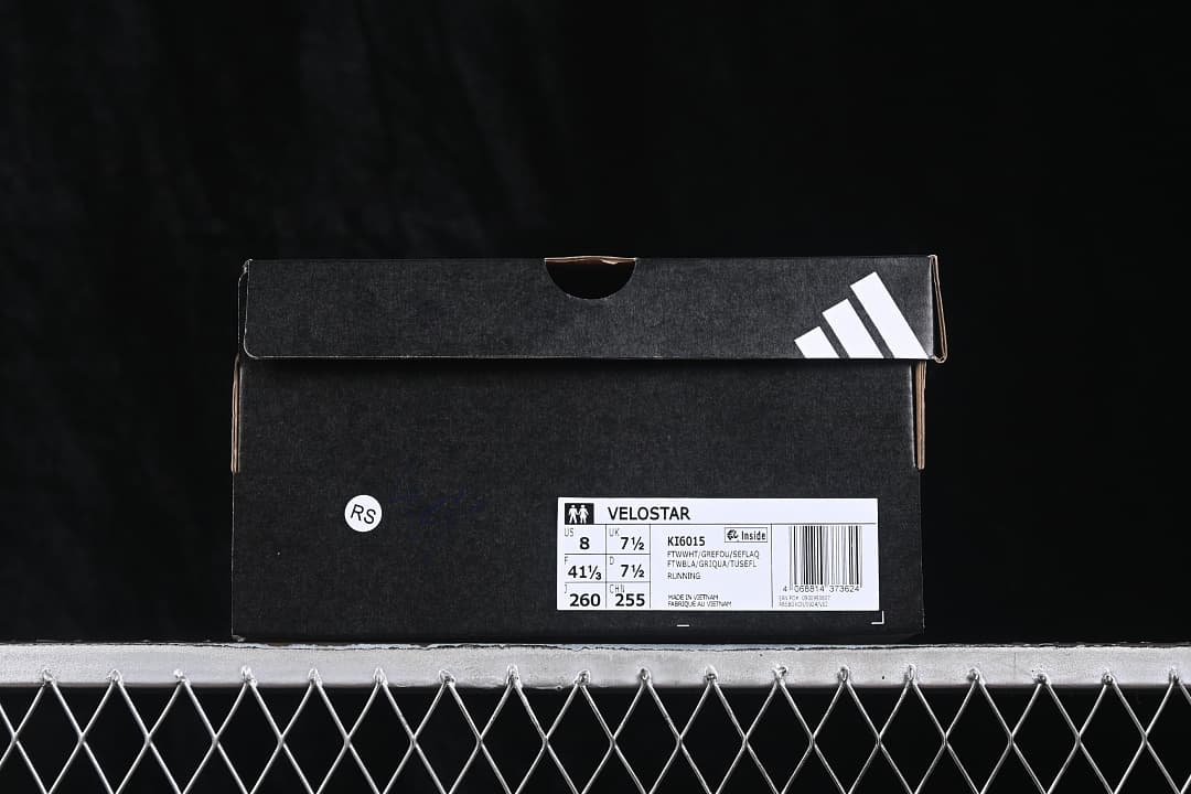 Shoe box label showing Velostar KI6015 and photographed sample sizing