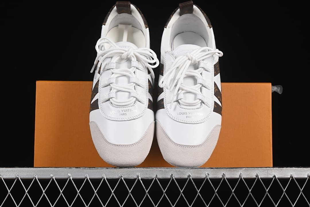 Front view of the pair displayed on an orange box.