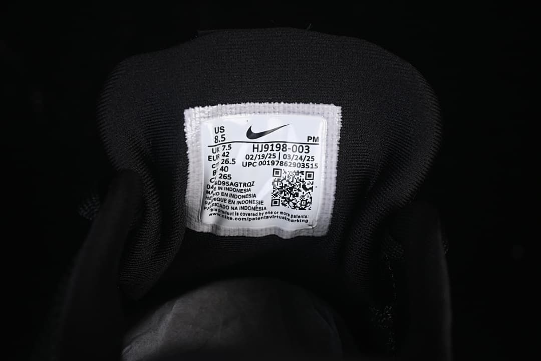 Inside tongue label showing size and style code HJ9198-003